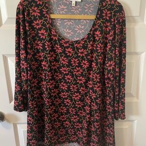 Chaus three-quarter sleeve knit tunic. Black and pink. Size XL.